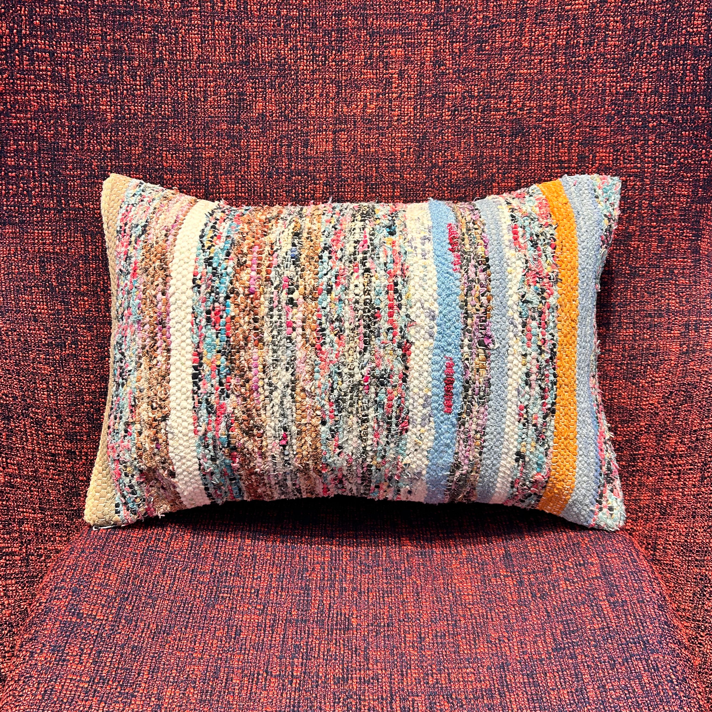 オールドキリム（裂き織り） キリムクッションカバー 30×45㎝ (C-14032