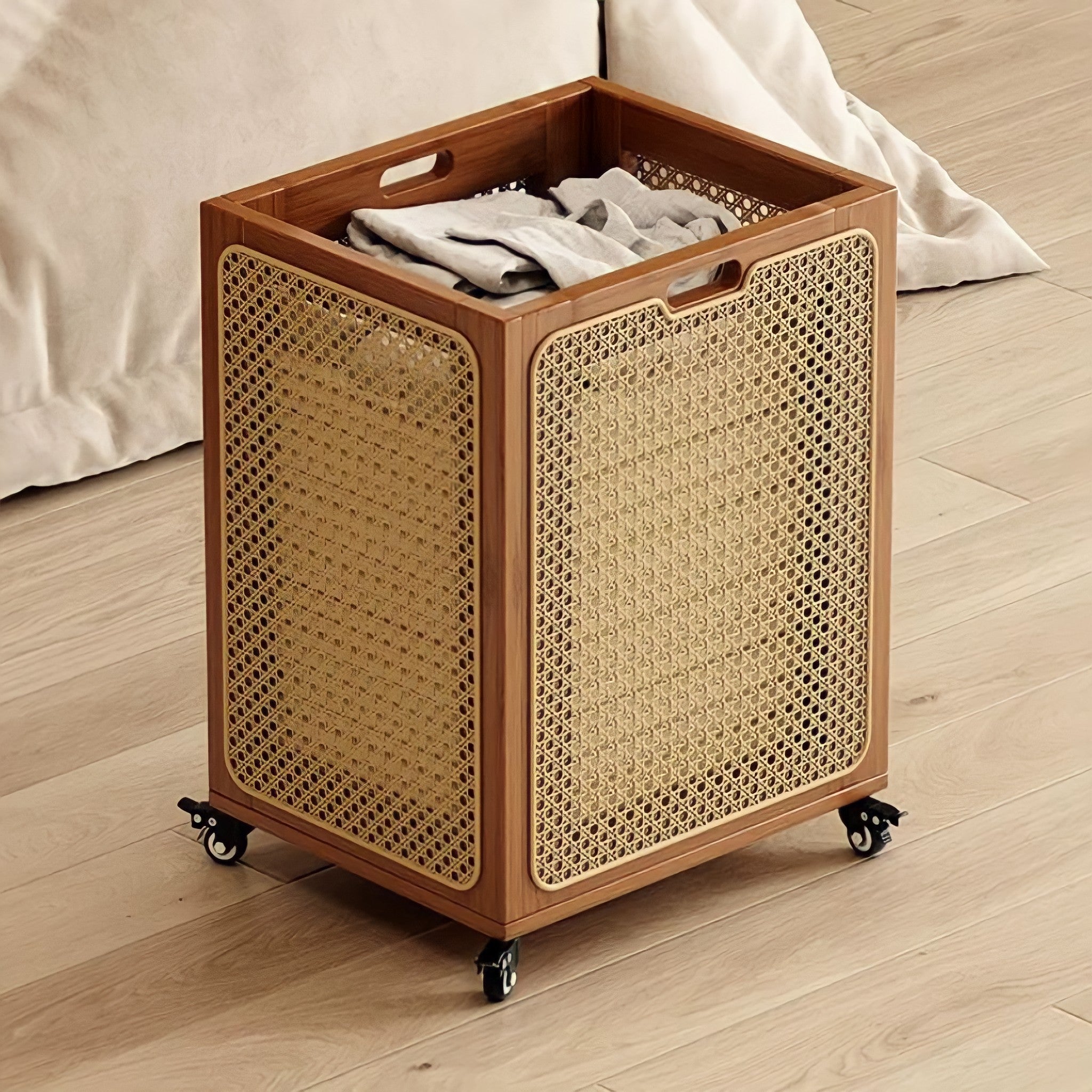 ラタンキャスター付きバスケット – kocol