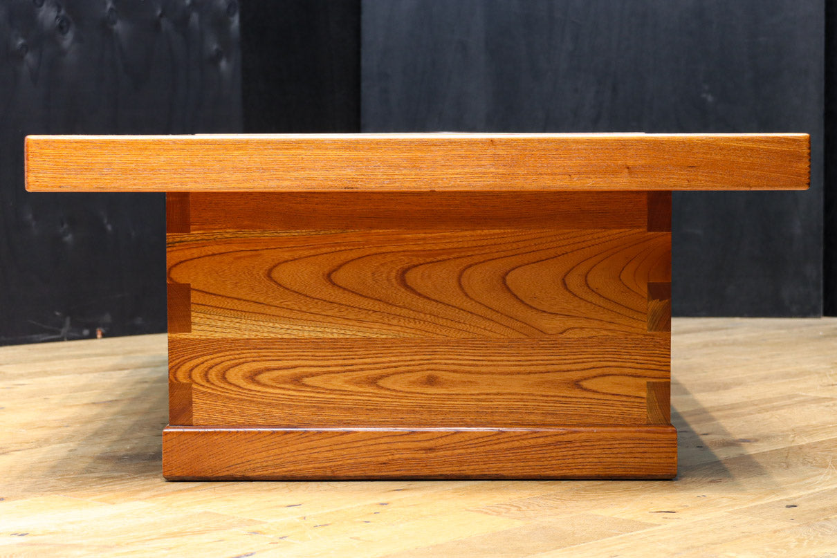 特大サイズ！！欅の杢目が浮かぶ美しい色艶をした関西火鉢 BB2792 – 古