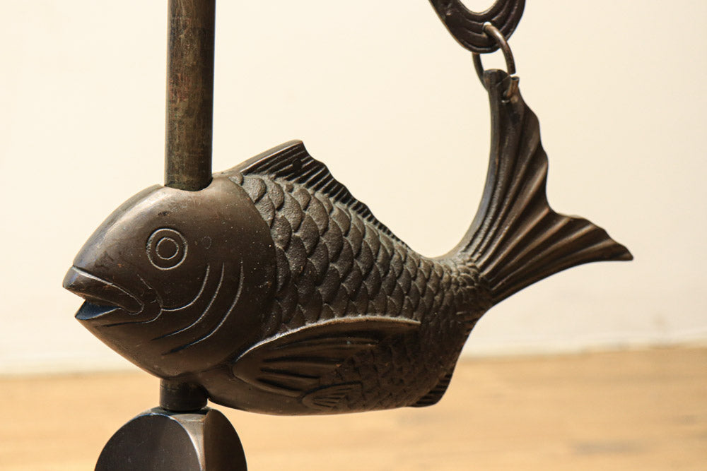 縁起の良い鯛を飾る真鍮製の自在鉤 DC6279 – 古福庵 [ KOFUKUAN