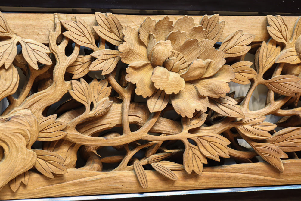繊細な彫刻で鳥と牡丹を描いた彫刻欄間 EZ2537a 在庫1枚 – 古福庵