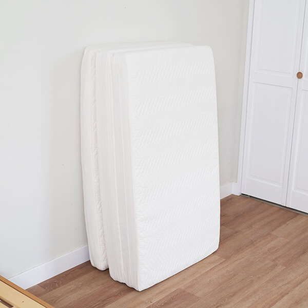 雲のやすらぎプレミアム 三つ折りマットレス｜雲の上で寝ているような