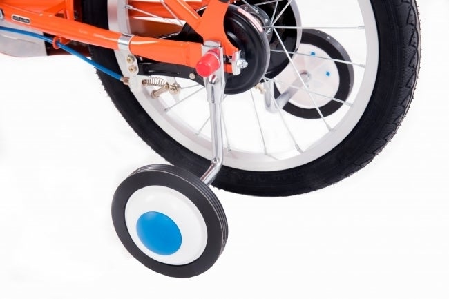 幼児用の本格なりきり自転車「ヒーローモーターズ」、シリーズ第1弾は