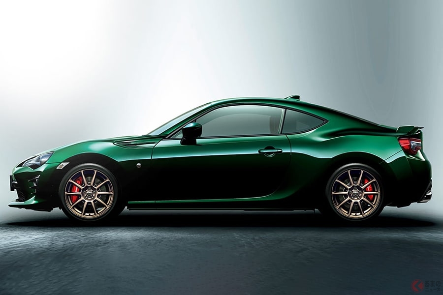 英国調カラーのトヨタ「86」特別仕様車を発表 内装もノスタルジックに