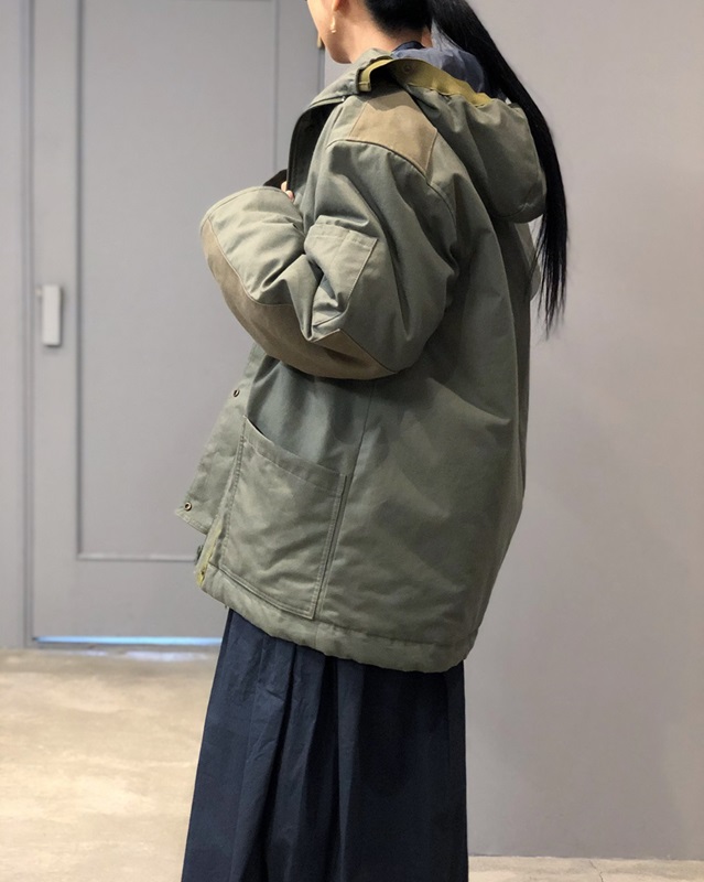 フランス軍のアノラックをベースにデザインされた「チマラ」らしい