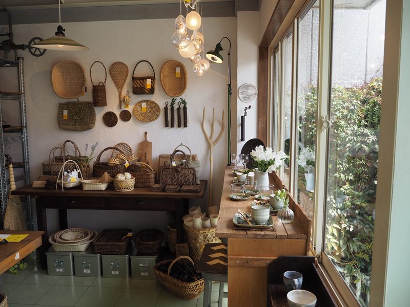 素敵な器を使った朝ごはんコラム、5月担当は「黄色い鳥器店」の高橋