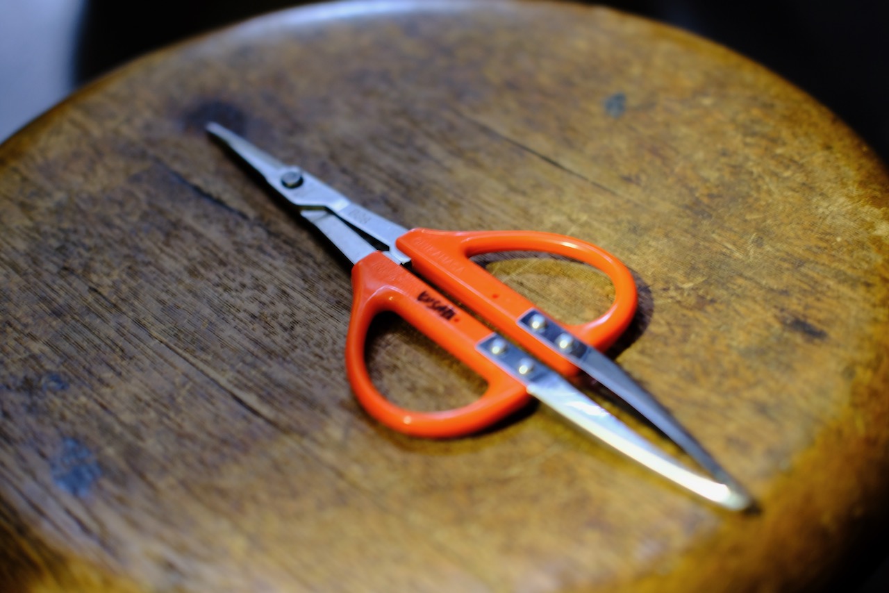 ピンセット付のぶどう鋏ケース | くさかカバン店