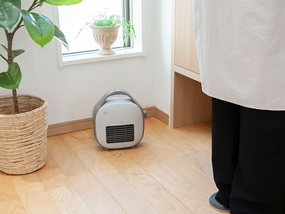 販売終了】小型セラミックヒーターKPH-0631 | コイズミオンラインショップ