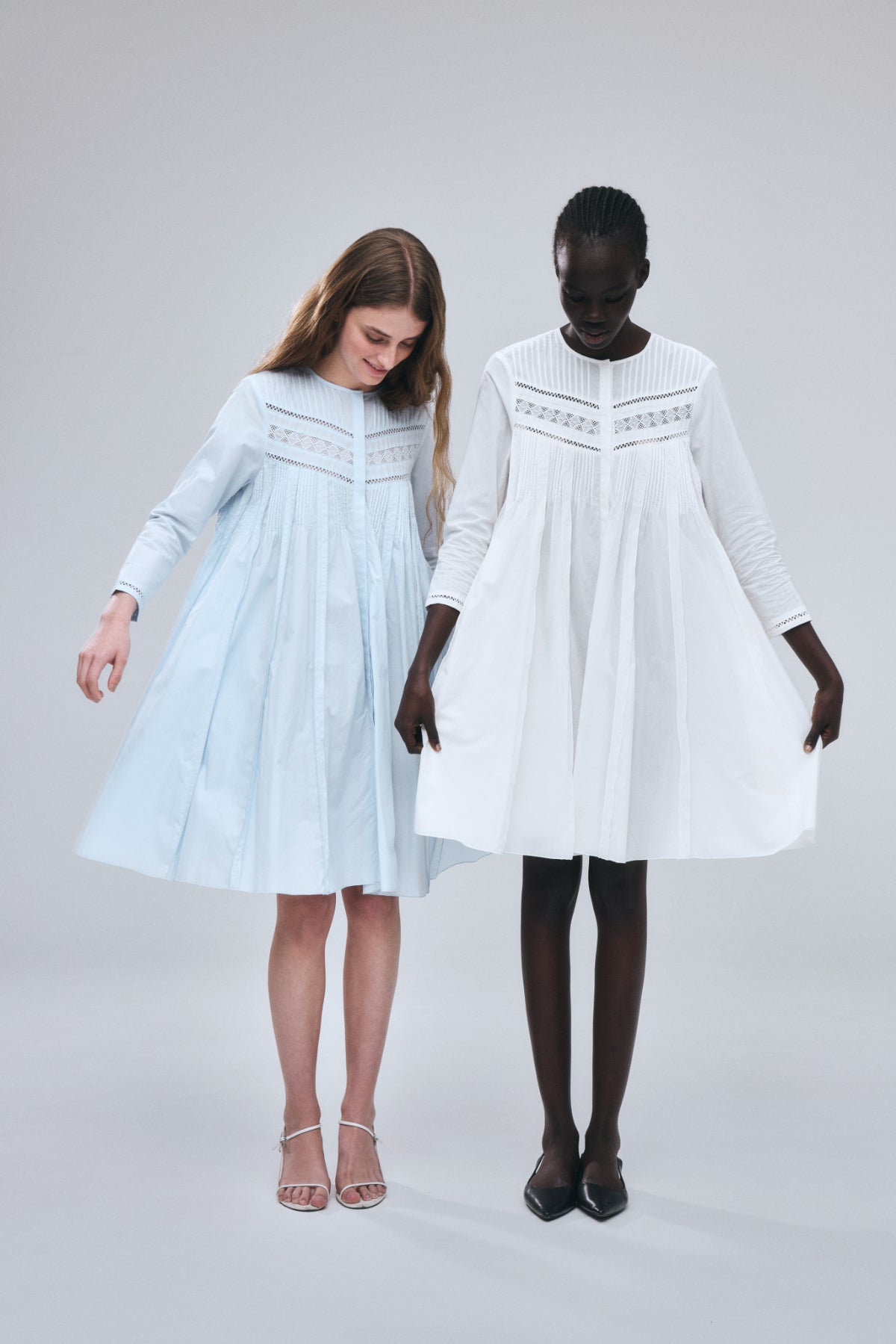 再入荷】Pin-tuck Lace Mini Dress – L'AUBE BLANC