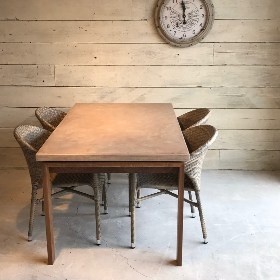 アンティークダイニングテーブルの購入なら株式会社リーフ