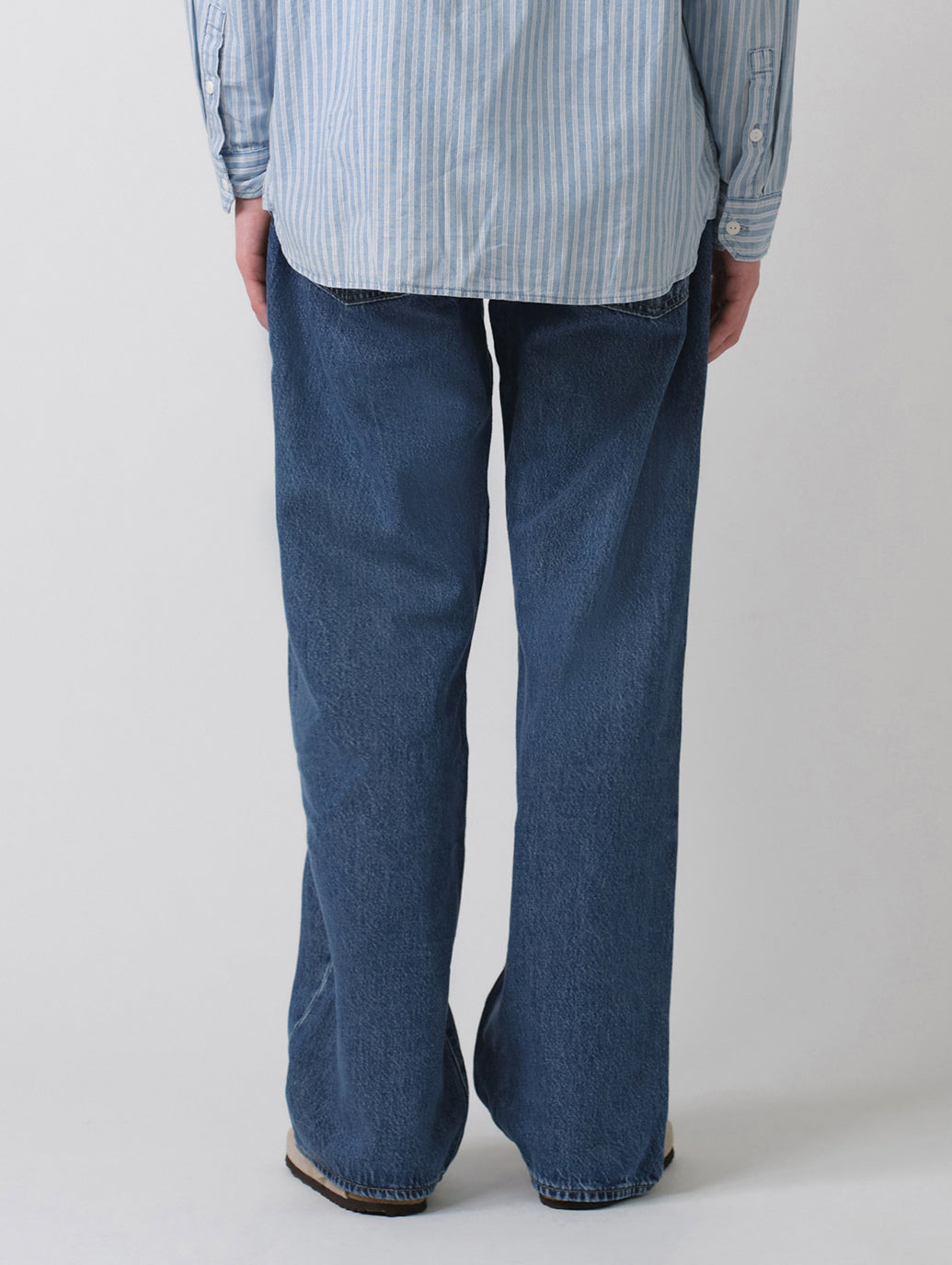 567™ ルーズフレア ジーンズ ミディアムインディゴ – リーバイス®公式