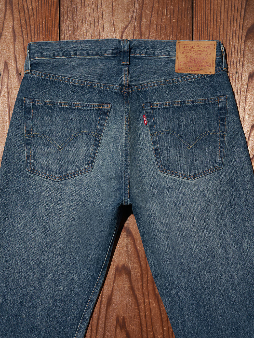 LEVI'S® VINTAGE CLOTHING 1947 501® ORIGINAL ジーンズ ミディアム
