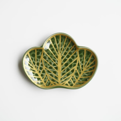 有田焼 錦茶緑金松葉形 銘々皿 ｜ 四季折々のおしゃれな和食器通販