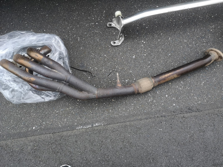 ロードスターのユーノスロードスター・エキマニ交換・HKS・他力本願