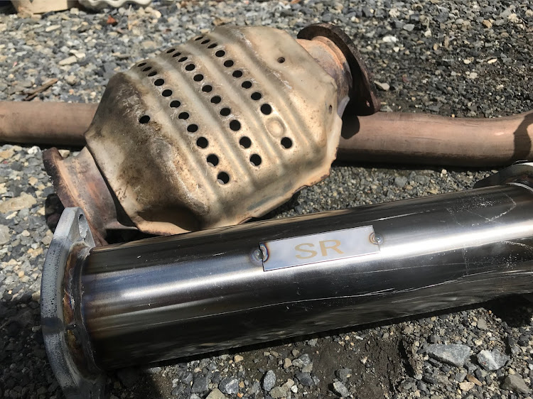 カローラレビンの触媒ストレート自作・ワンオフ・AE111 レビン