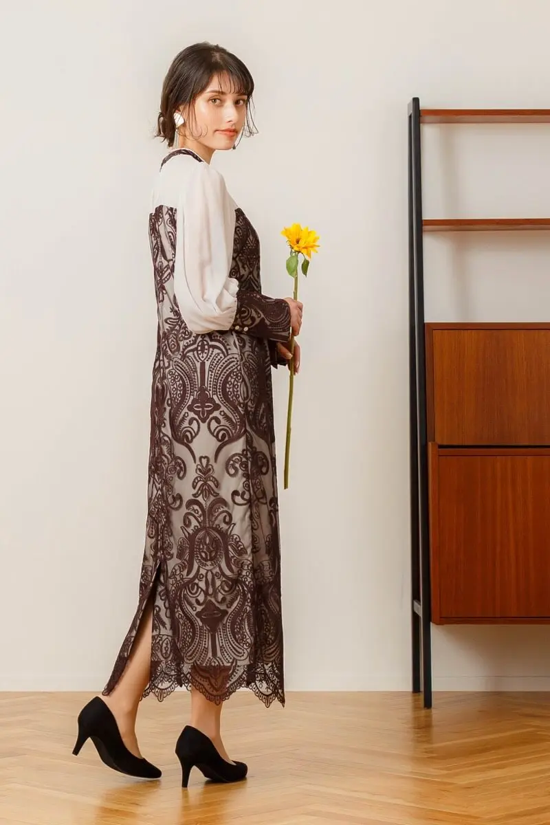 ダークブラウンのダマスク柄レースドレス | ANDRESD | S | 結婚式