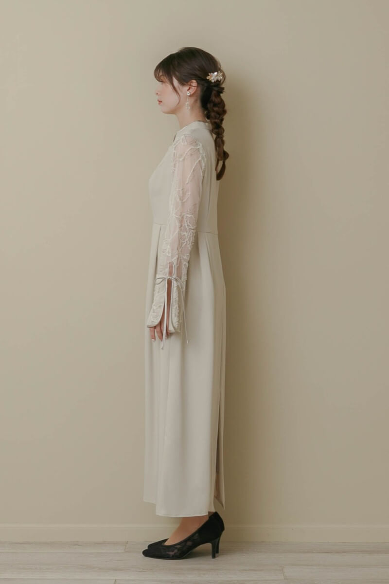 エクリュのフェザーフラワーコクーンドレス | Dorry doll | M | 結婚式