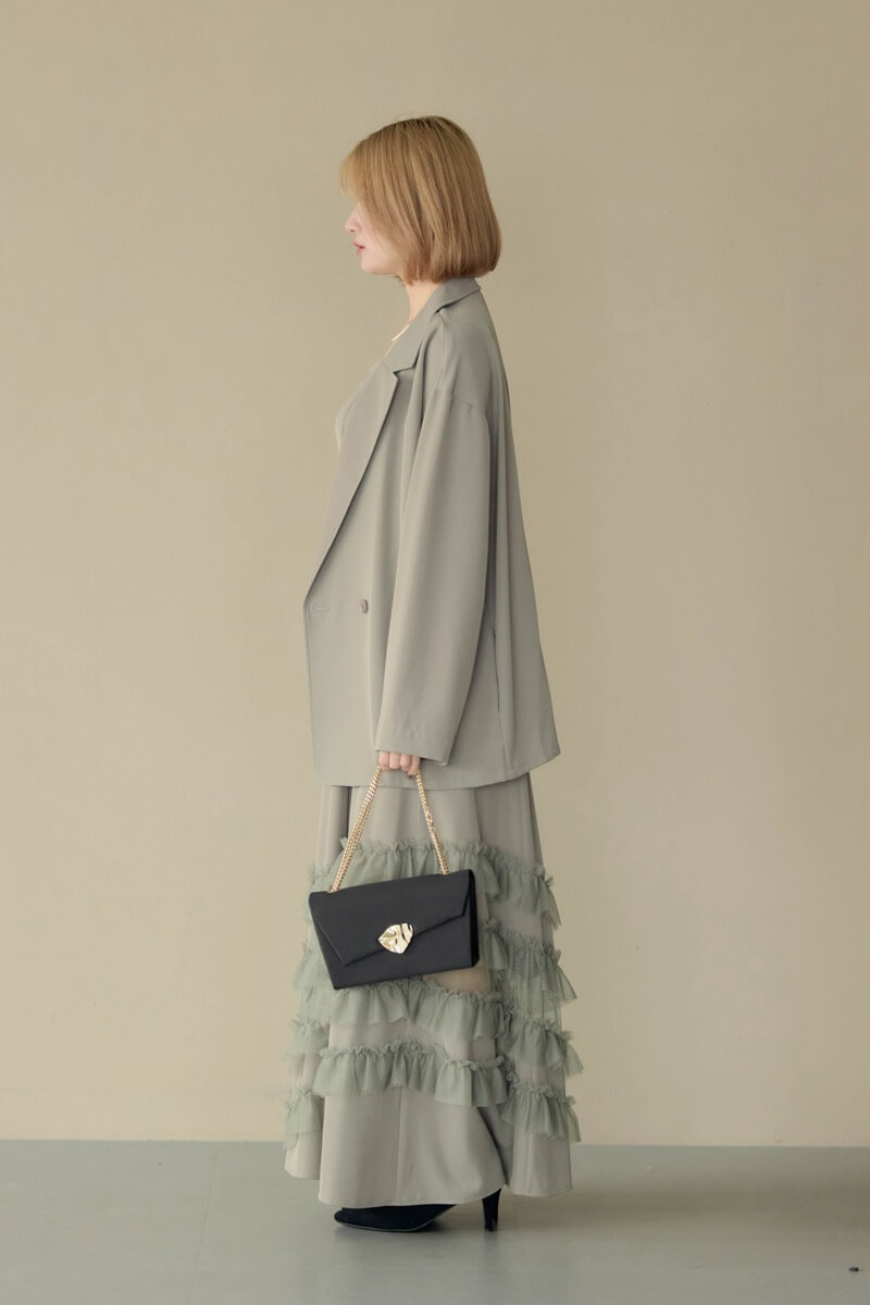 グレージュのトランスペアレントヘムセットアップドレス | et.UNiVER