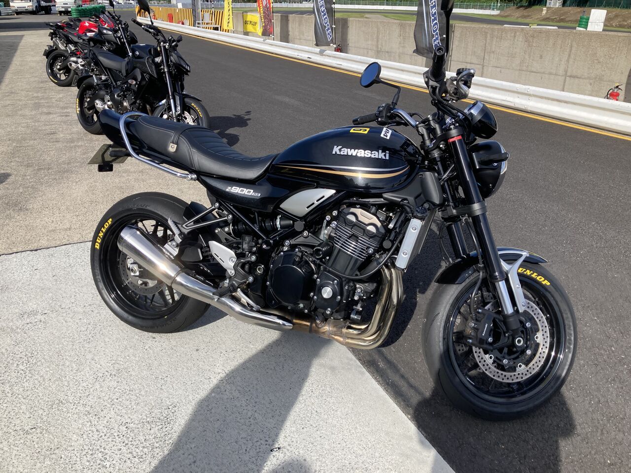 rf ダンロップ Q5 中古 残り溝3ミリほど サーキット3時間 rf