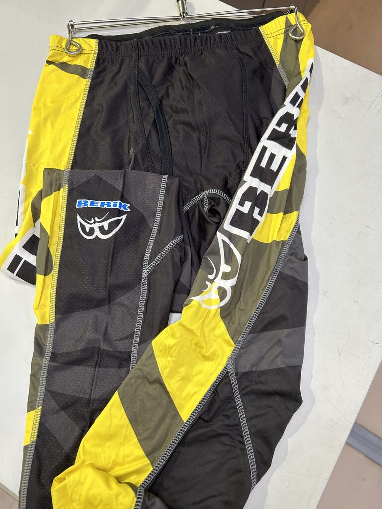 四日市2りんかん】期間限定！BERIK革ツナギ＆インナーが