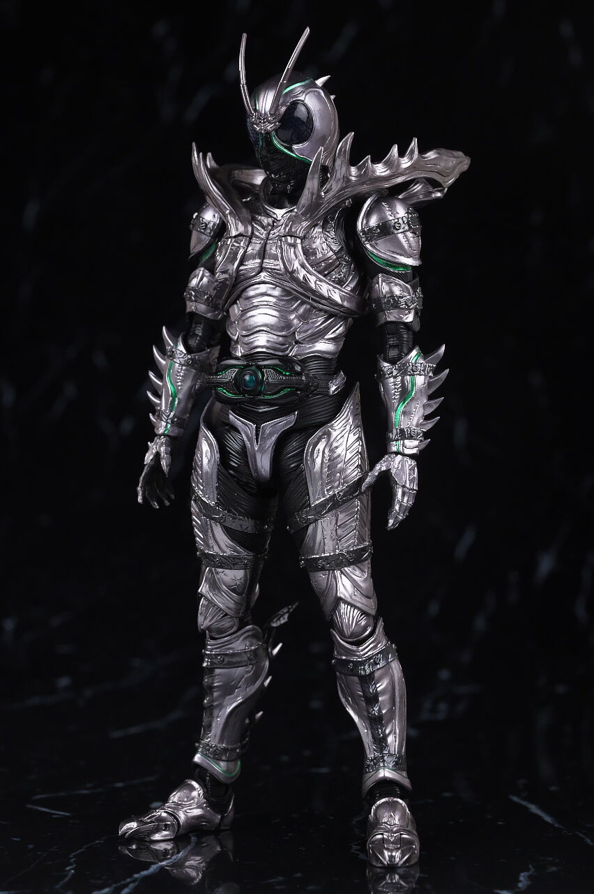 S.H.フィギュアーツ 仮面ライダーBLACK SUN ・SHADOW MOON 仮面