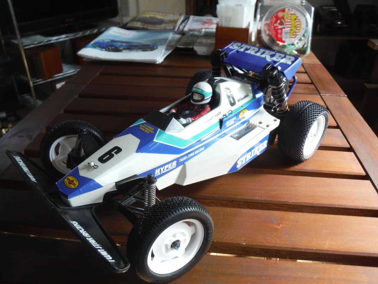 ラジコンコーナー タミヤ ストライカー仲間入り！ : かわぐち自動車の