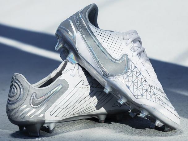 ティエンポレジェンド9エリートSE FG 限定カラー『FOCUS PACK』登場