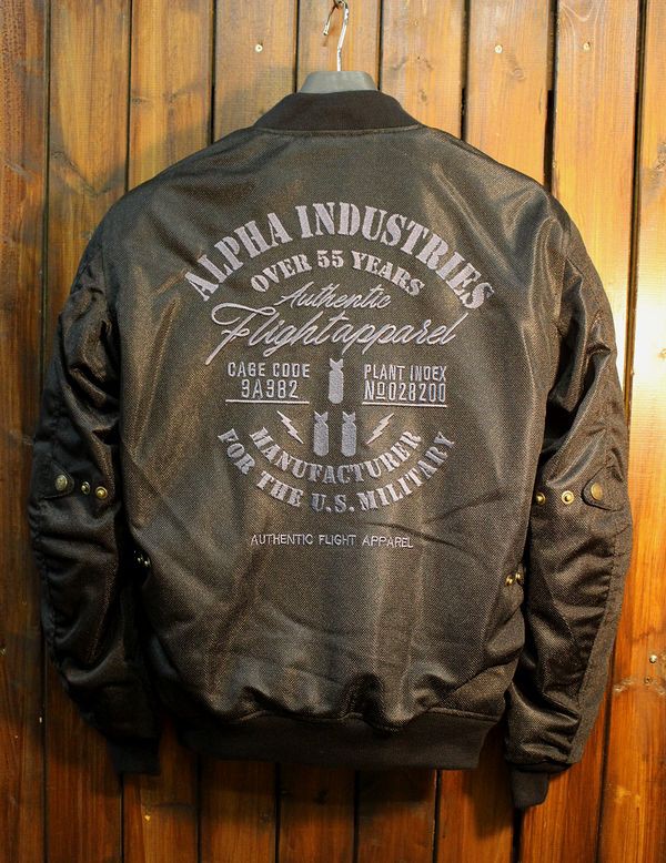 バイクから降りても、街にとけ込むALPHA L-2B メッシュMCジャケット