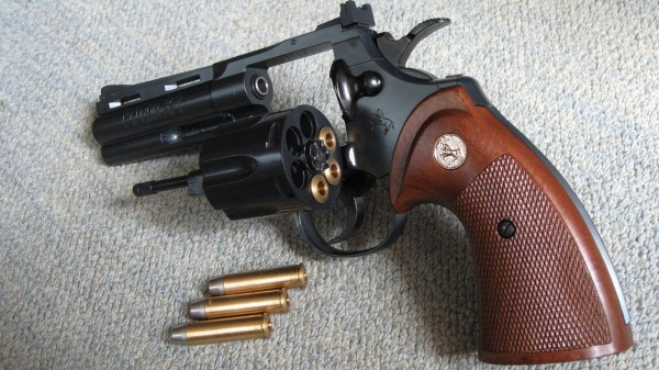 東京マルイ コルトパイソン ウッドグリップ装備【動画】 : Livinggoods