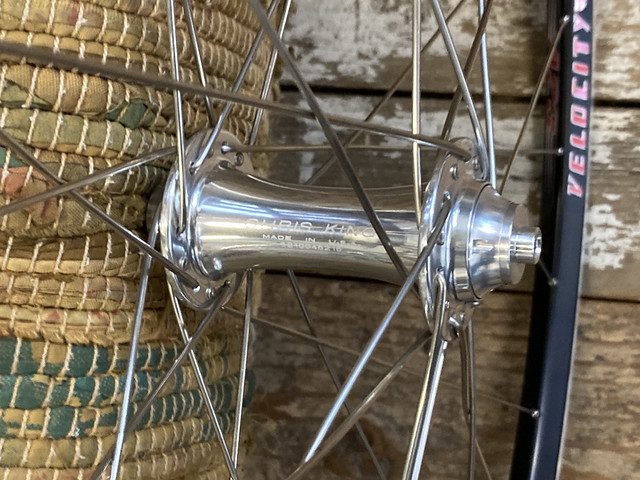リムブレーキならCHRIS KING R45 ハブの手組みホイールで |