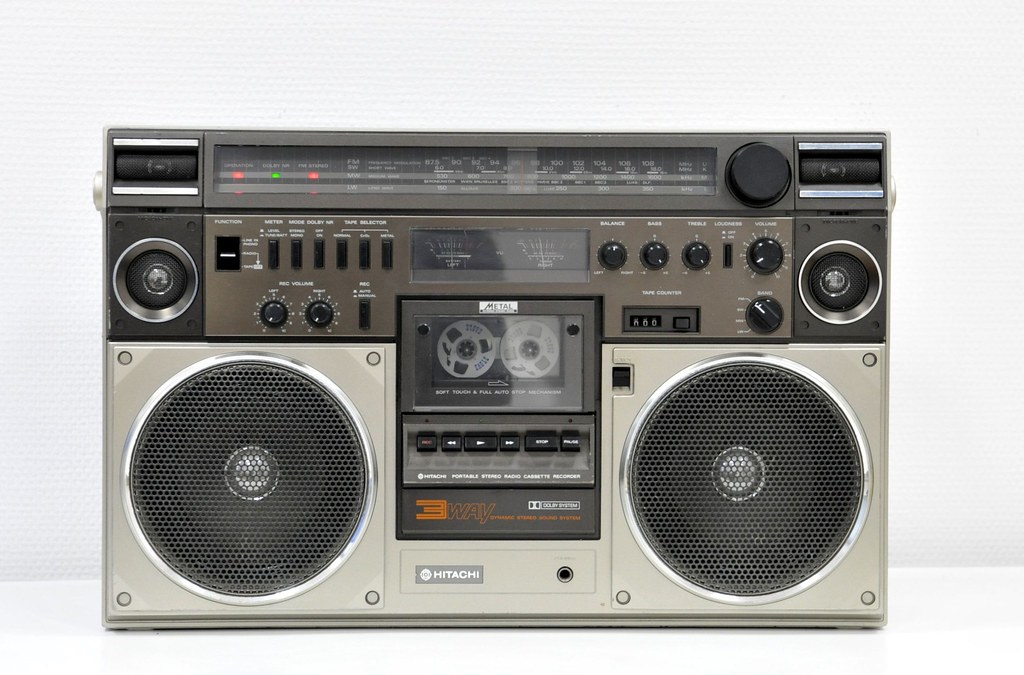 希少】HITACHI レトロ ラジカセ TRK-8600 ジャンク25-058 希少