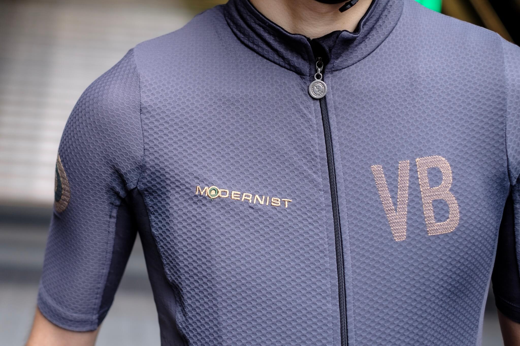 美しい“服”を着る。「Velobici」のモダニストジャージ&ビブショーツ