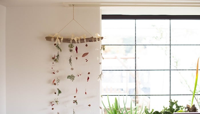 クリスマスに飾ろう！ドライフラワーの縦型ガーランドの作り方3種