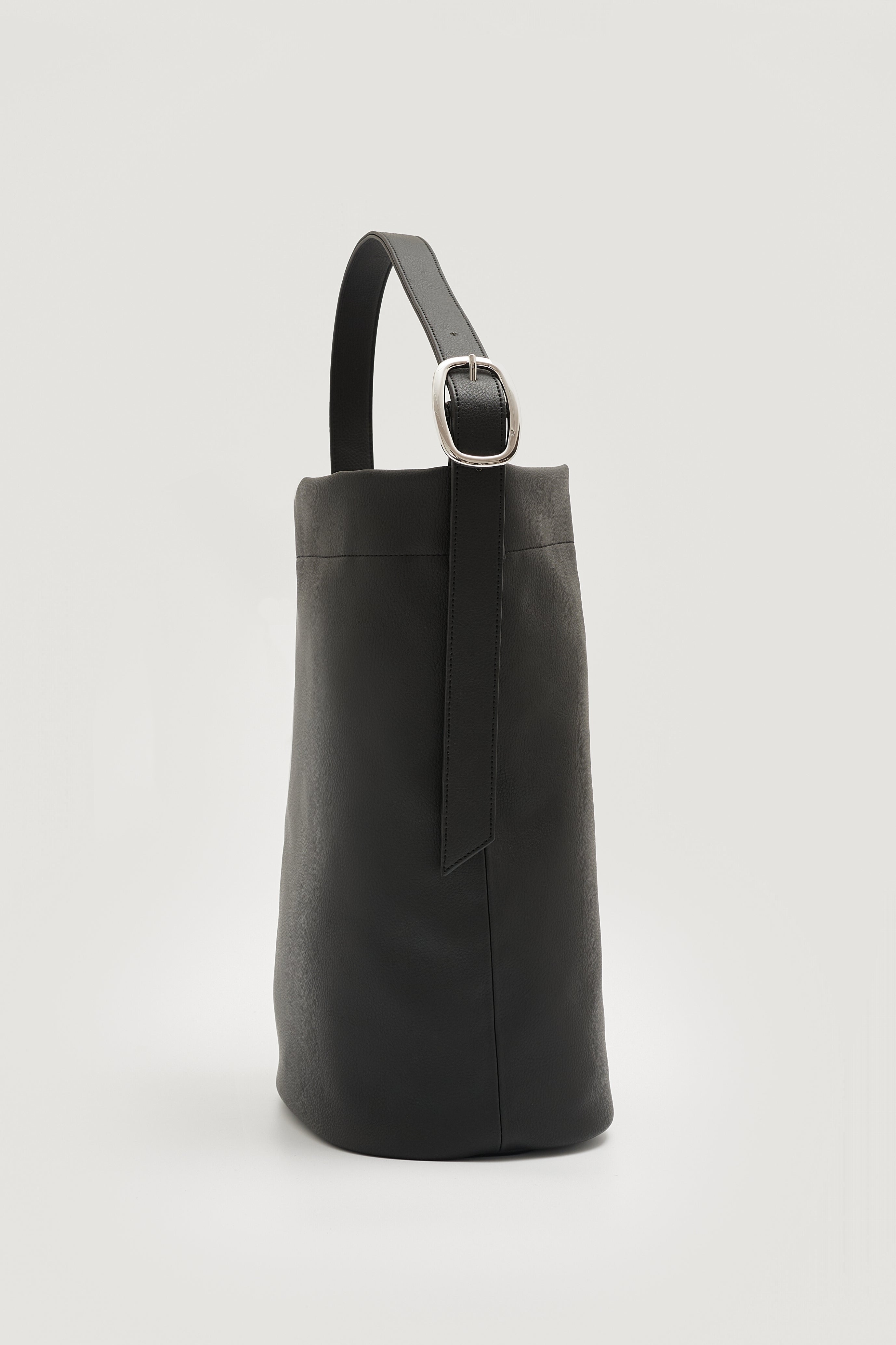 国産アップルレザー製トートバッグ「Apple 2Way Tote Bag」 | LOVST