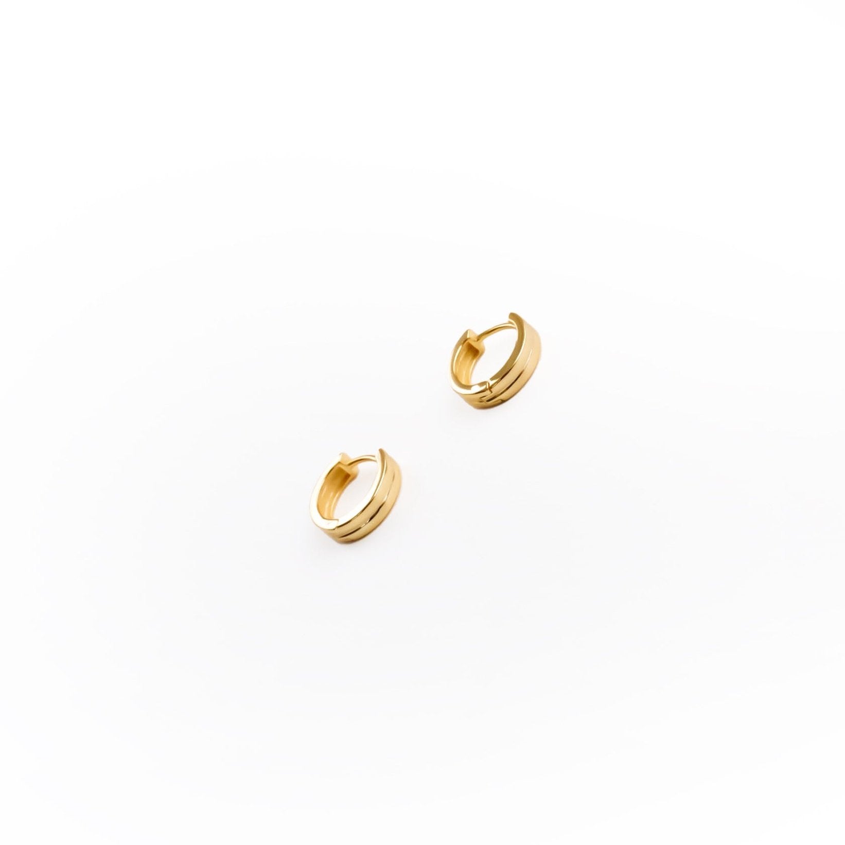 Celine Hoops – LLUME Jewelry