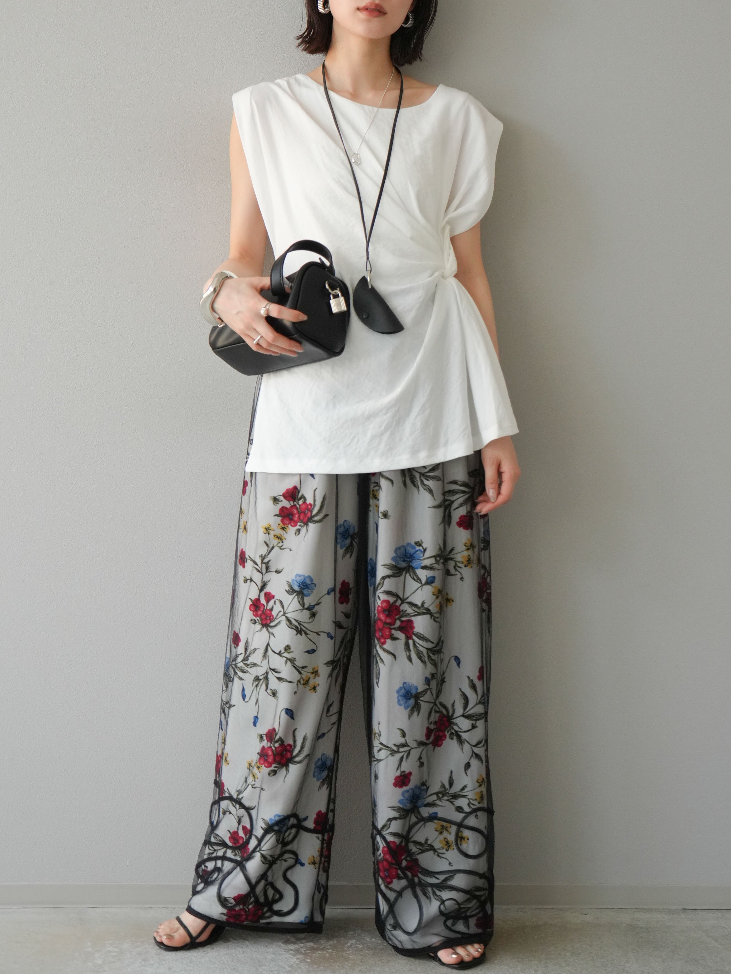 予約]コード刺繍チュールレイヤードパンツ/ブラック – Lumier