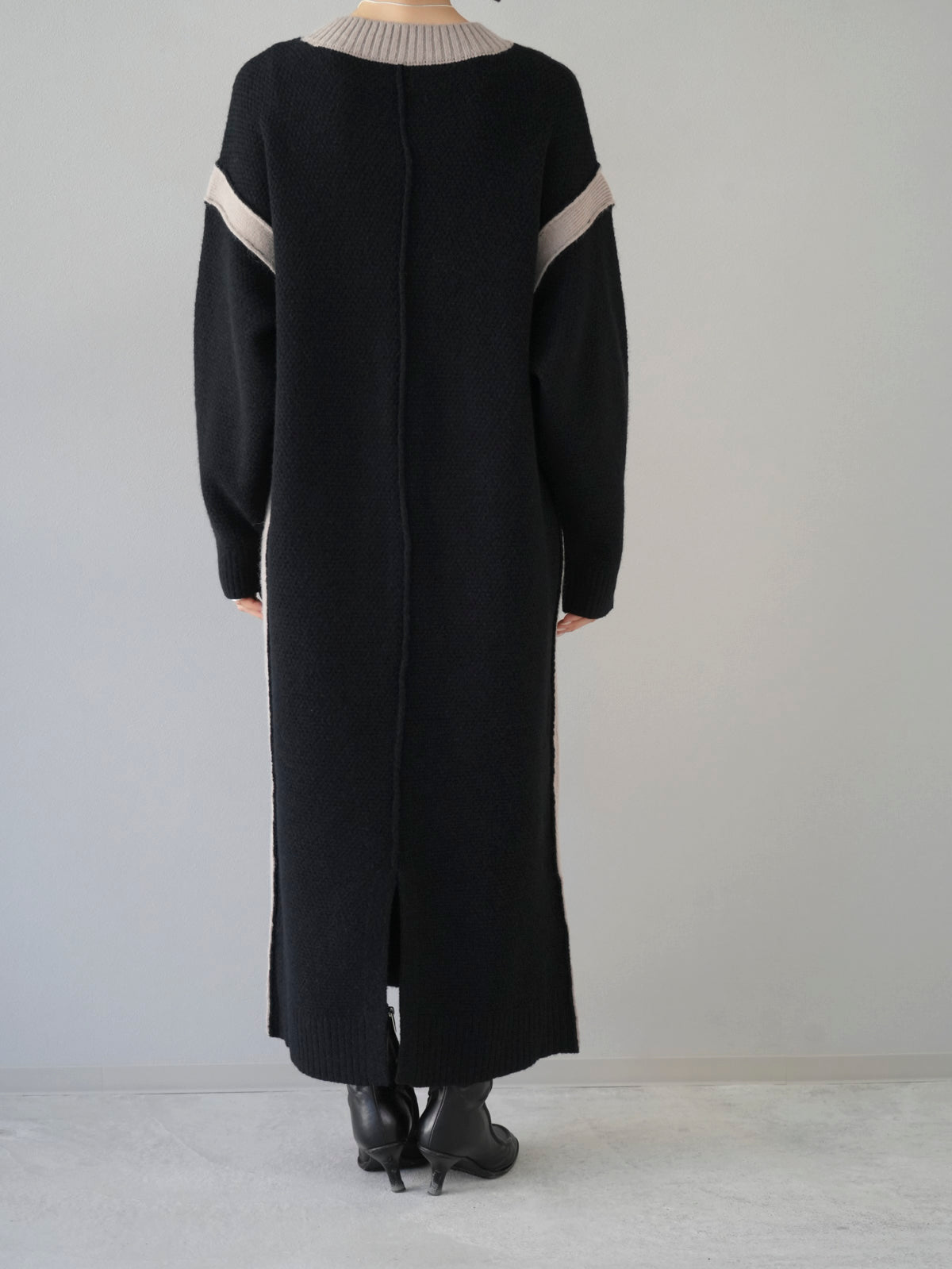 予約]バイカラーニットワンピース/ブラック – Lumier