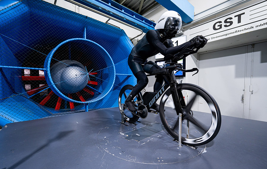 GIANT新型Trinity：イデンも駆るTRIバイクが飛躍的モデルチェンジ