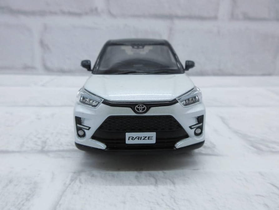 Amazon | ミニカー 1/30 トヨタ ライズ ホワイト×ブラック ディーラー