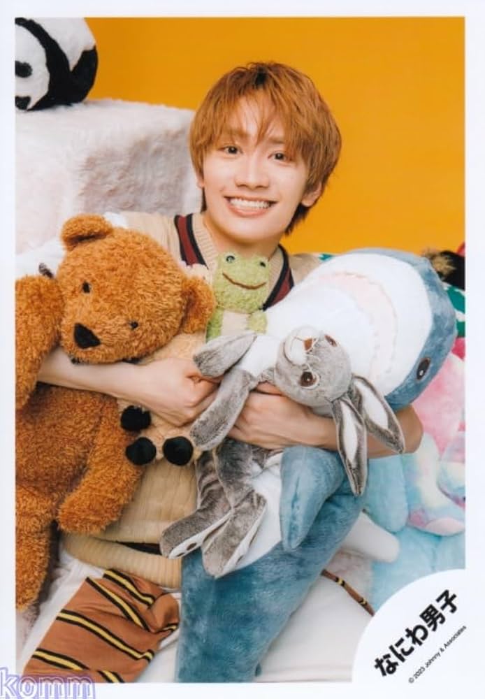 Amazon.co.jp: なにわ男子 公式 生 写真（藤原丈一郎）J02089 : おもちゃ