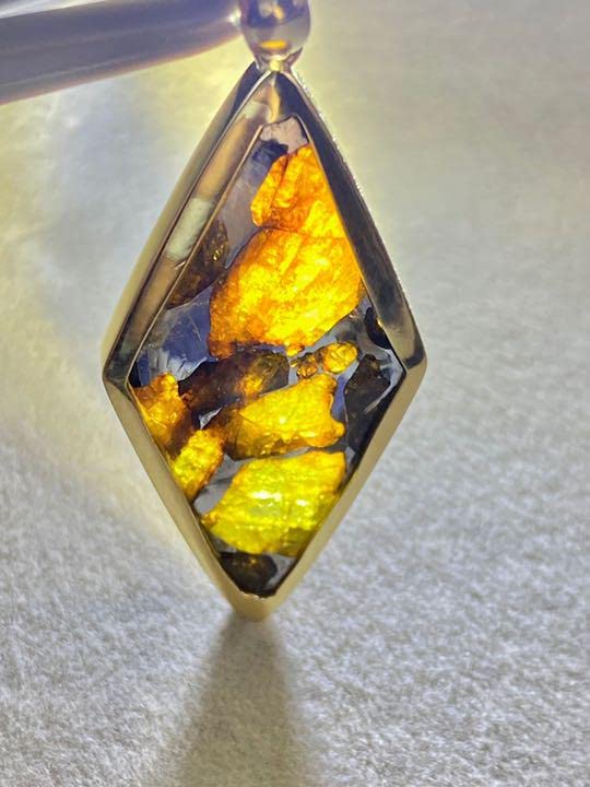 Amazon.co.jp: 希少 入手困難 パラサイト隕石の女王 イミラック隕石