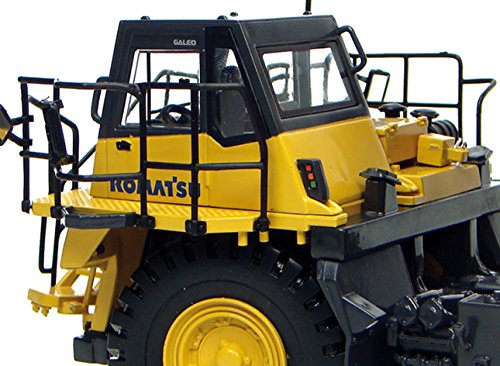 Amazon.com: Universal Hobbies Komatsu HD605 Highway Dump Truck, 1
