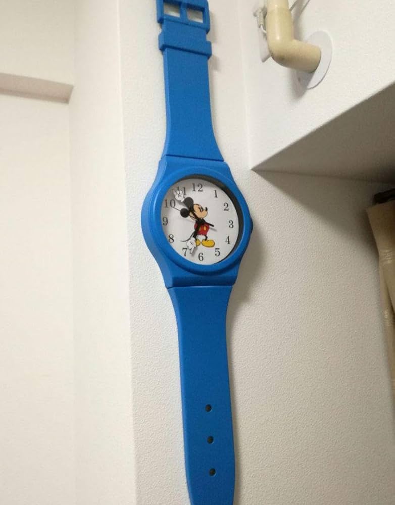 Amazon.co.jp: トイストーリー アンディ部屋の壁掛け時計 Y51Z