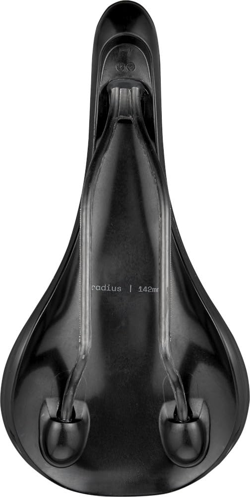 Amazon.com : Fabric Scoop Carbon Radius Saddle 142mm : Sports