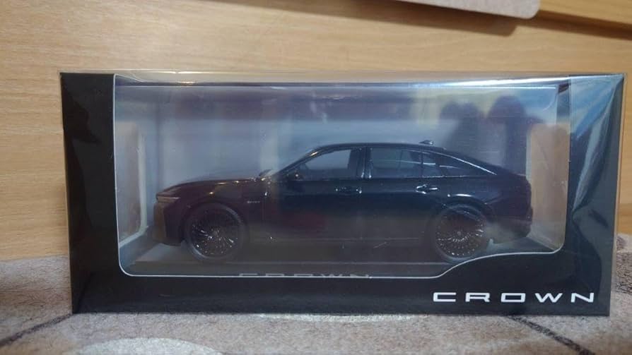 Amazon.co.jp: 新型クラウンセダンカラーサンプルミニカー : おもちゃ