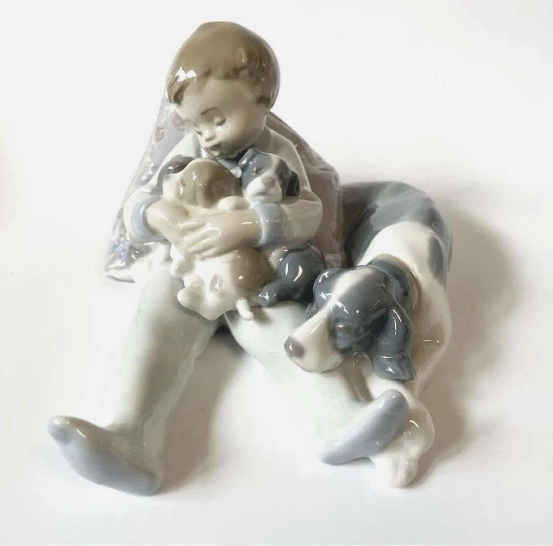Amazon.co.jp: 絶版品 リヤドロ LLADRO 1535 みんな、おねんねBOX付