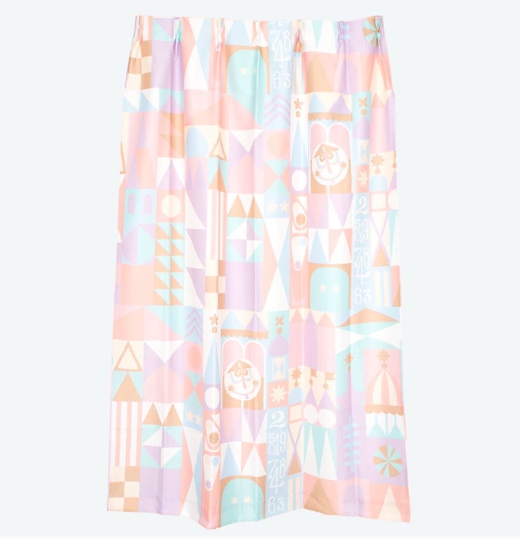 ディズニーリゾート イッツスモールワールド カーテン 完売品 限定