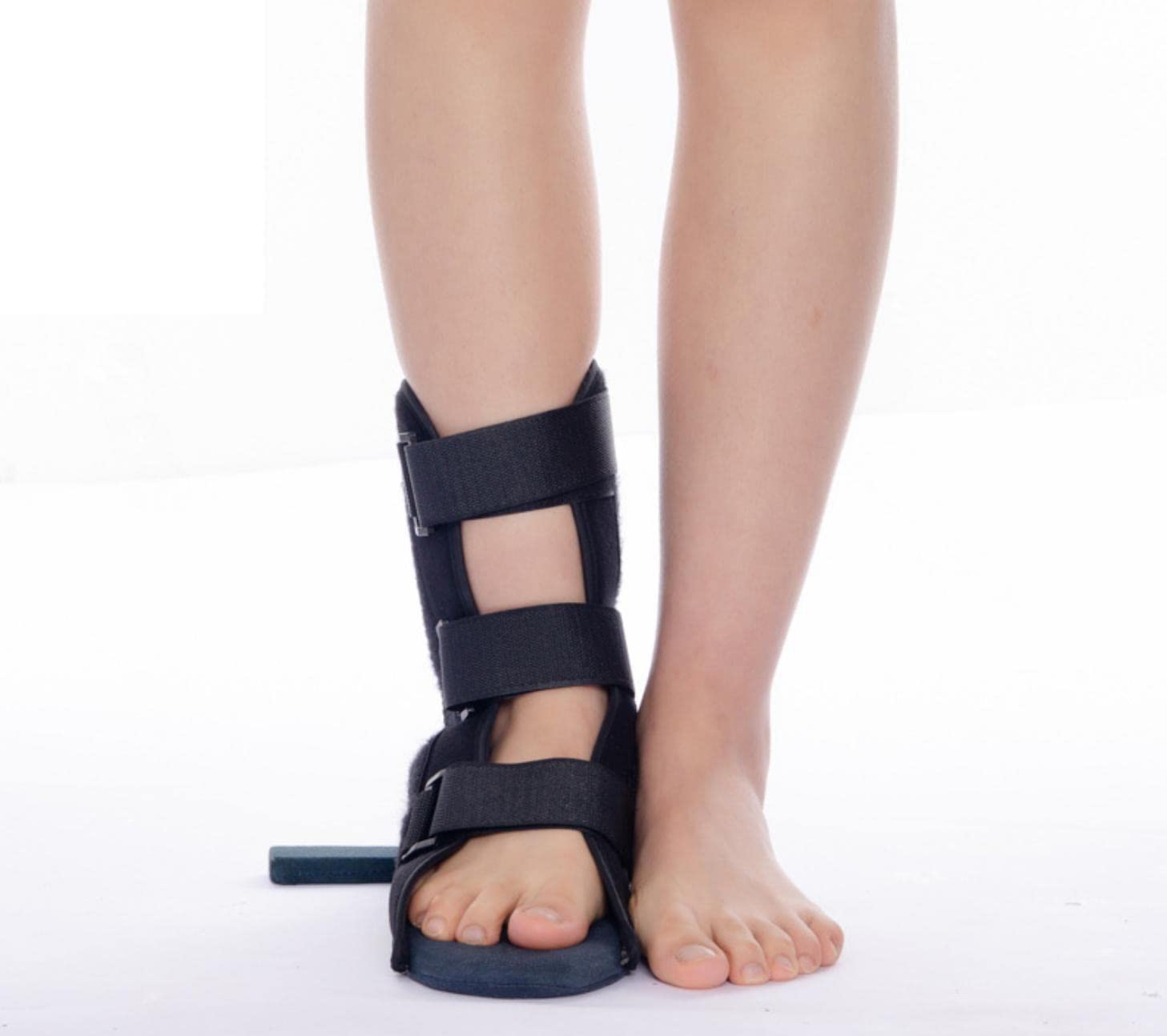 Amazon.co.jp: サポーター 足用 黒 足首 医療用 固定 捻挫 スポーツ