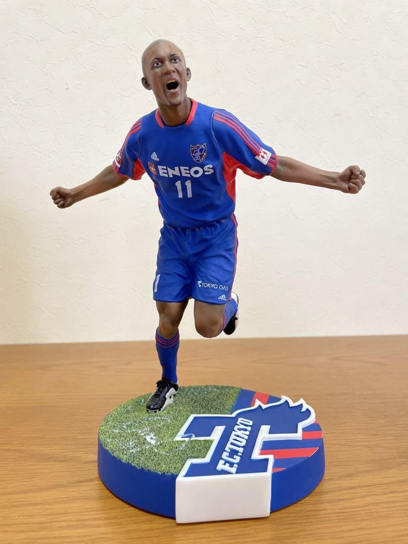 世界有名な FC東京の伝説プレイヤー、KING of アマラオのフィギュア