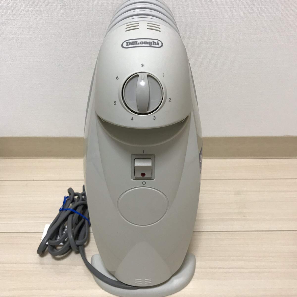 Amazon | DeLonghi オイル・ラジエターヒーター L字型フィン5枚 ミニ